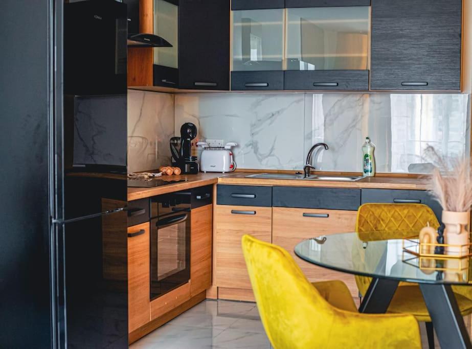 Stylish Seafront Spinola Apartment San Ġiljan Exterior foto