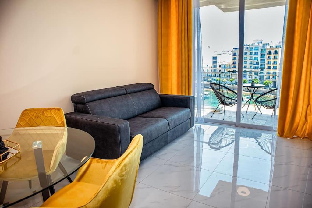 Stylish Seafront Spinola Apartment San Ġiljan Exterior foto